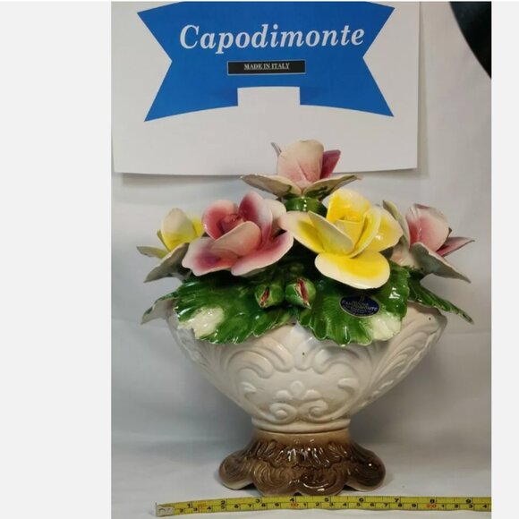 Capodimonte Porcelain Small Floral Bouquet Made in Italy 11"H x 9"W - Picture 1 of 8